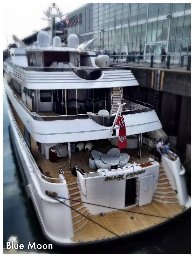 Яхта BLUE MOON • Feadship • 2005 г. • Владелец Ричард Дюшосуа