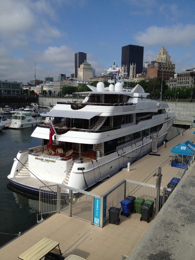 Yate BLUE MOON • Feadship • 2005 • Propietario Richard Duchossois