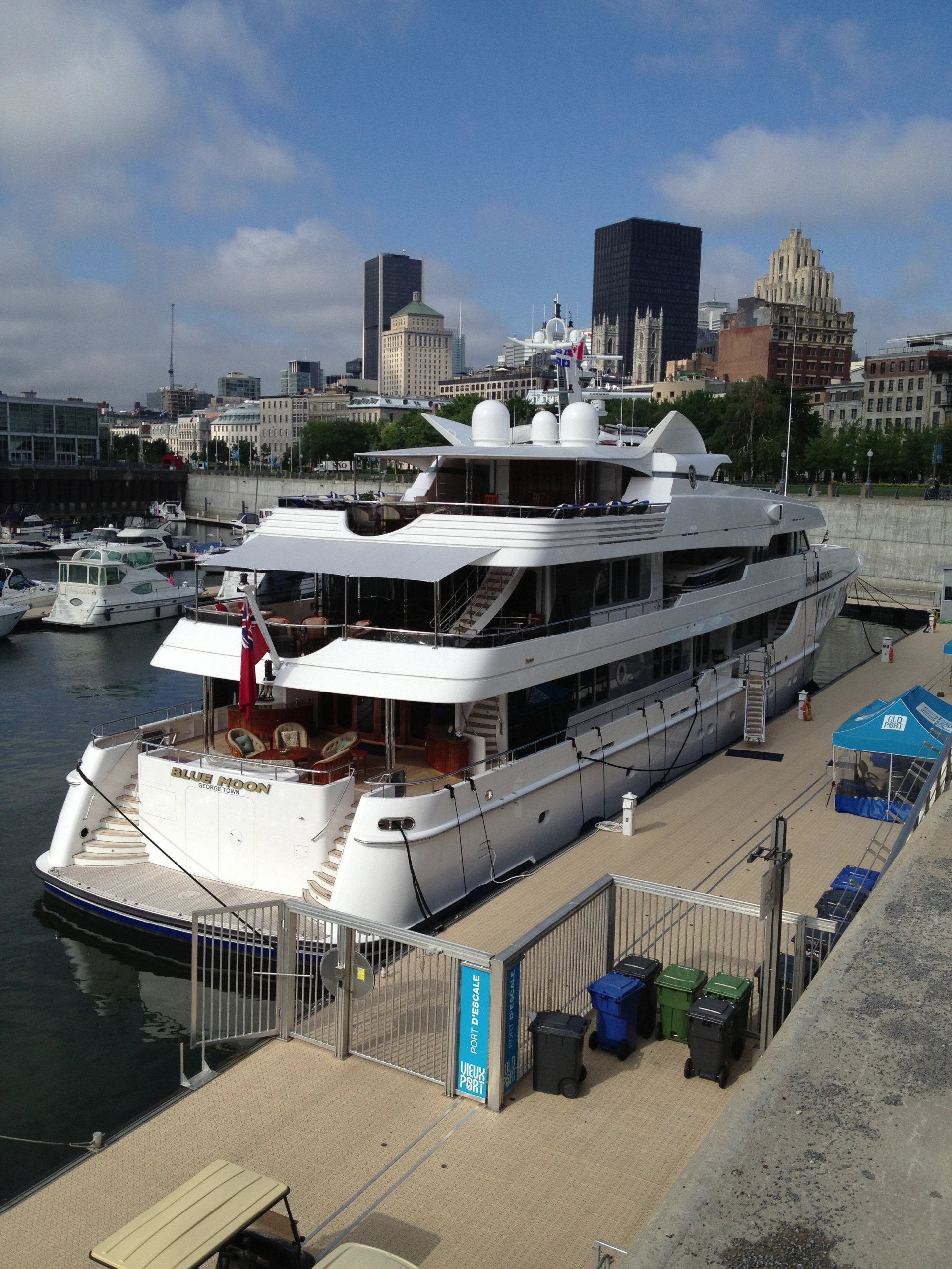 BLUE MOON Yat • Feadship • 2005 • Sahibi Richard Duchossois