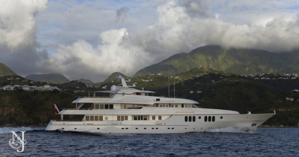 BLUE MOON jacht • Feadship • 2005 • Eigenaar Richard Duchossois