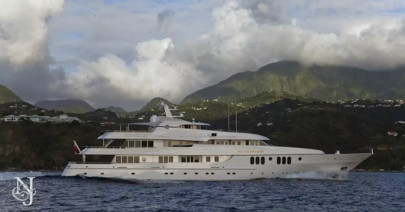 Yate BLUE MOON • Feadship • 2005 • Propietario Richard Duchossois