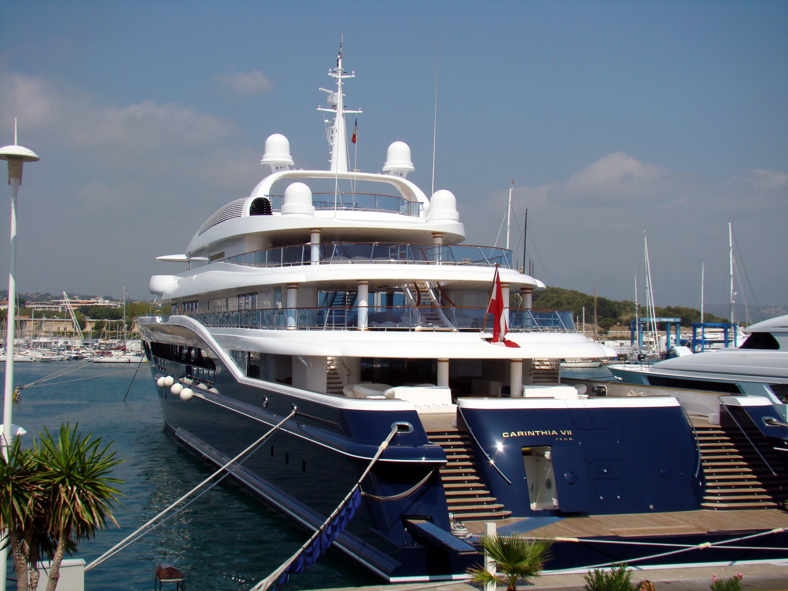 Iate Carinthia VII • Lurssen • 2002 • Proprietário Rubén Cherñajovsky