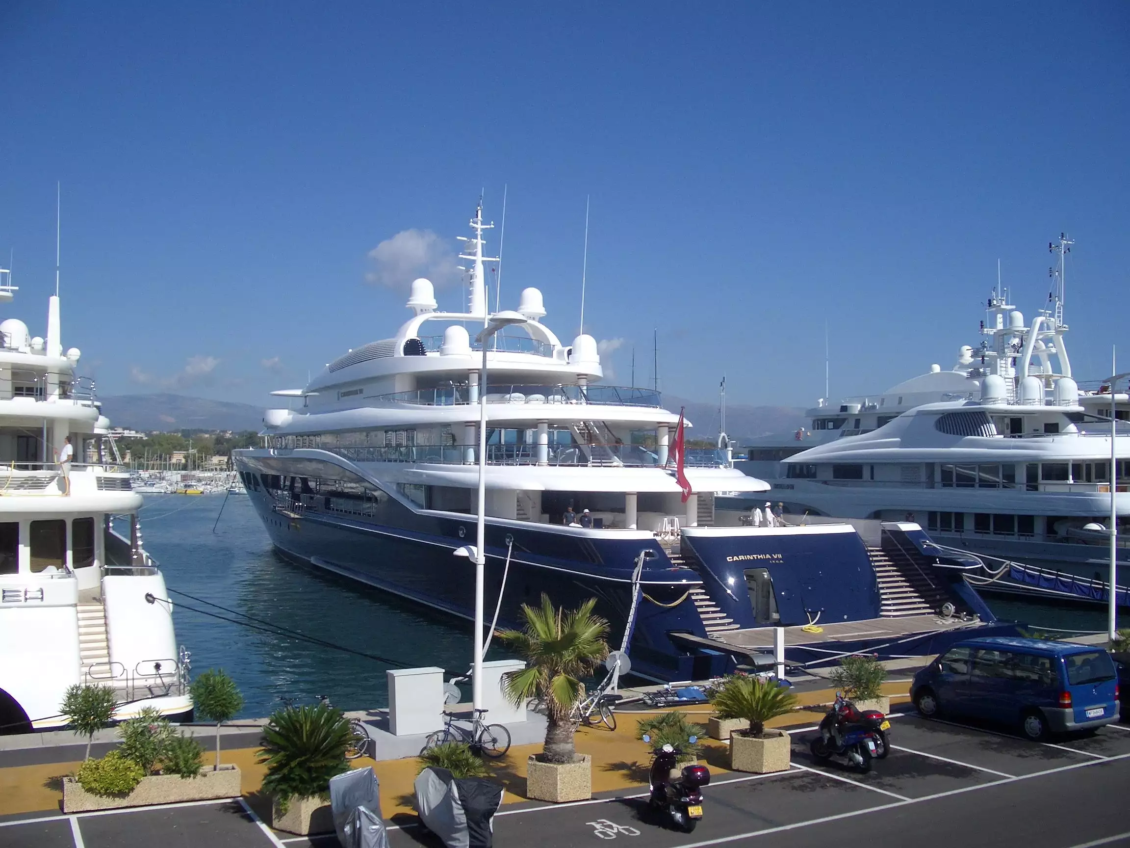 Yate Carintia VII • Lurssen • 2002 • Propietario Rubén Cherñajovsky