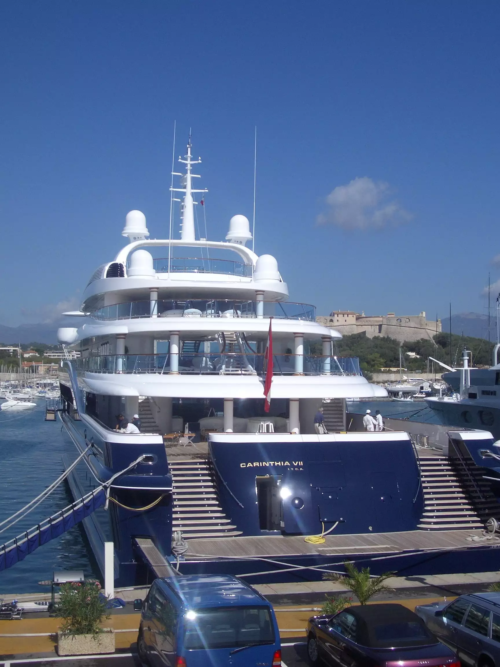 Яхта Carinthia VII • Lurssen • 2002 г. • Владелец Рубен Черняёвский