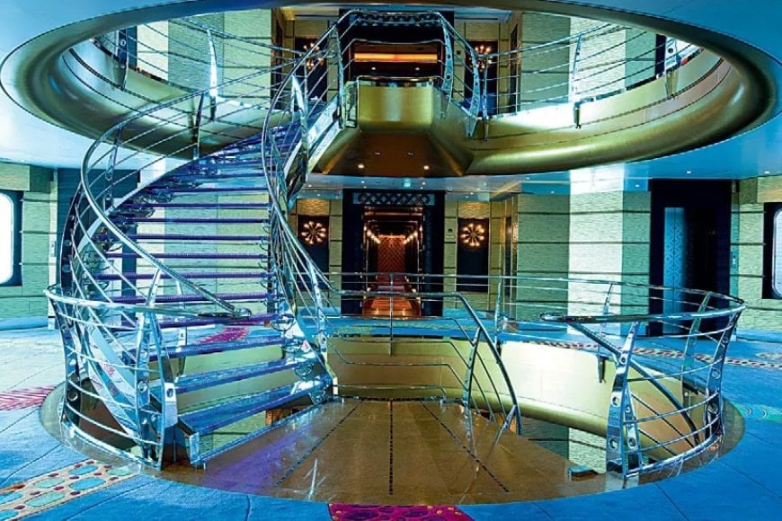 interno dell'yacht Dubai