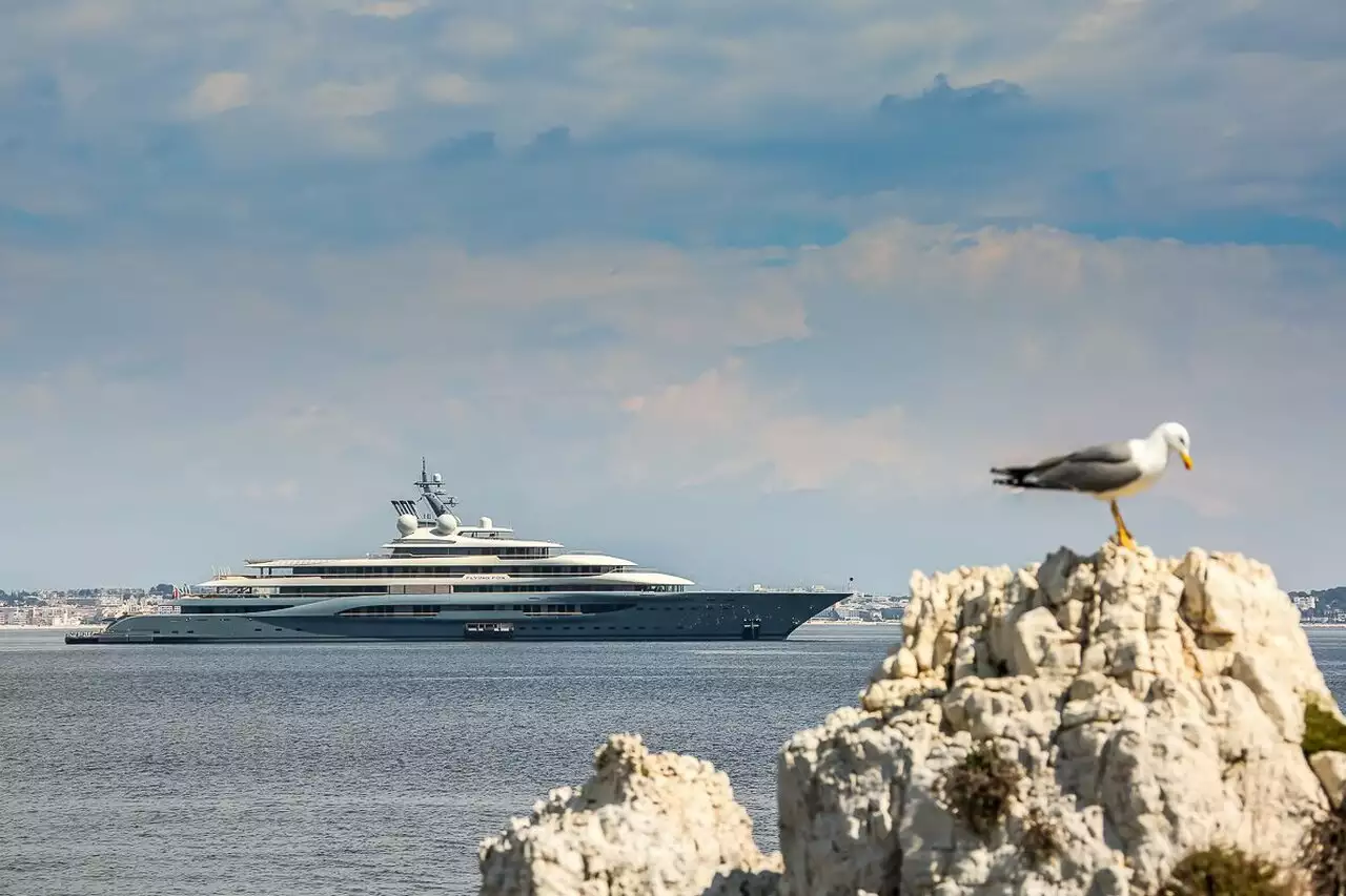 Yacht FLYING FOX • Lurssen • 2019 • Eigentümer Dmitry Kamenshchik