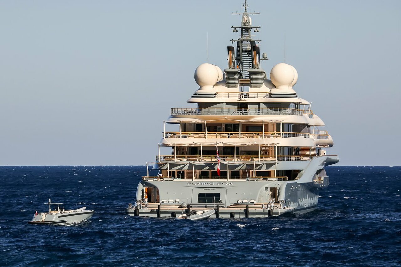 yacht FLYING FOX • Lurssen • 2019 • Propriétaire Dmitry Kamenshchik