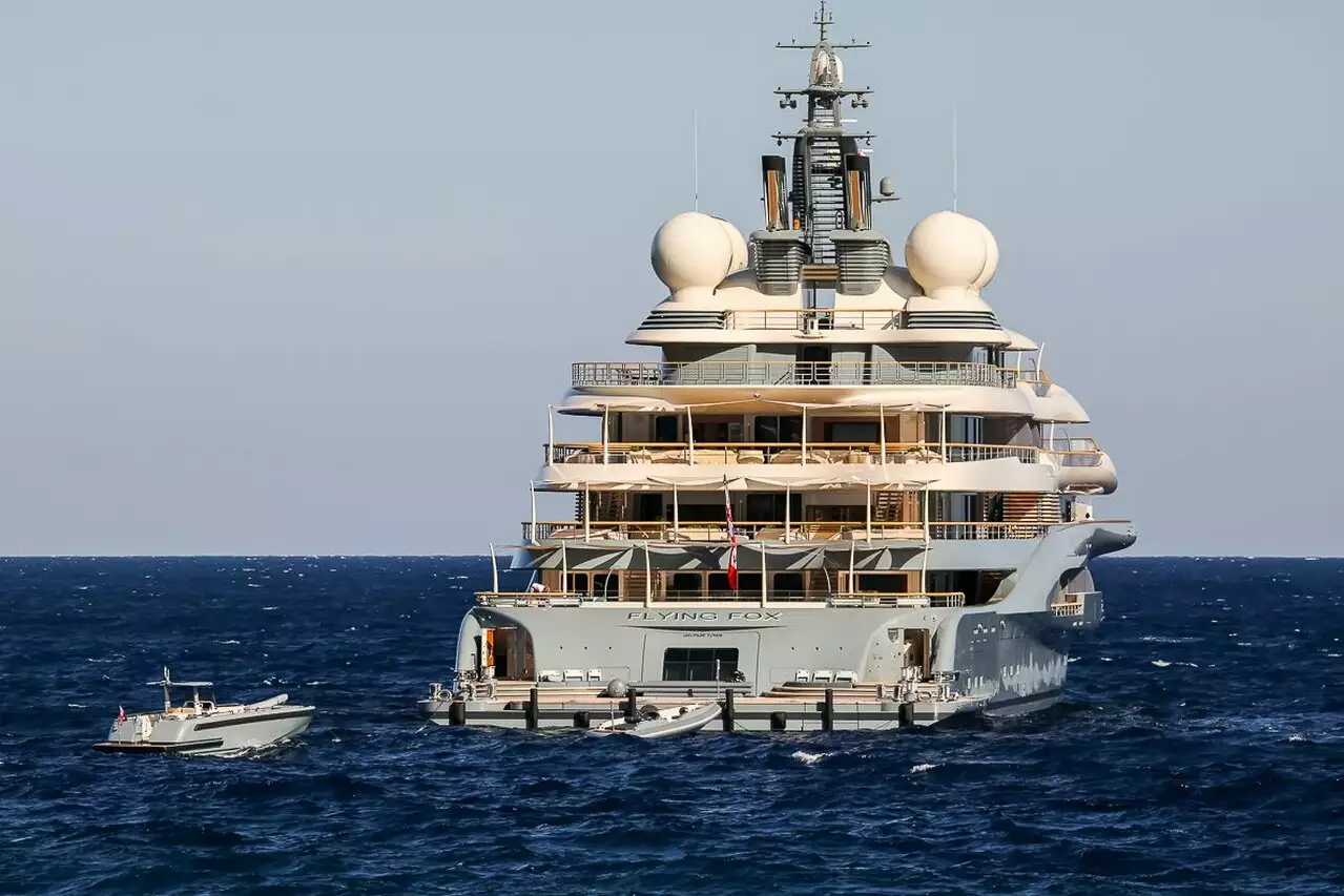 yacht FLYING FOX • Lurssen • 2019 • Proprietario Dmitry Kamenshchik