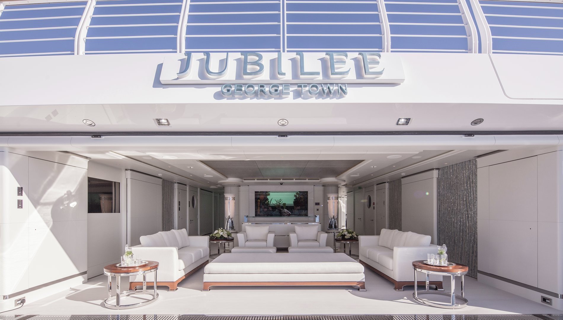 yacht Jubilee interior