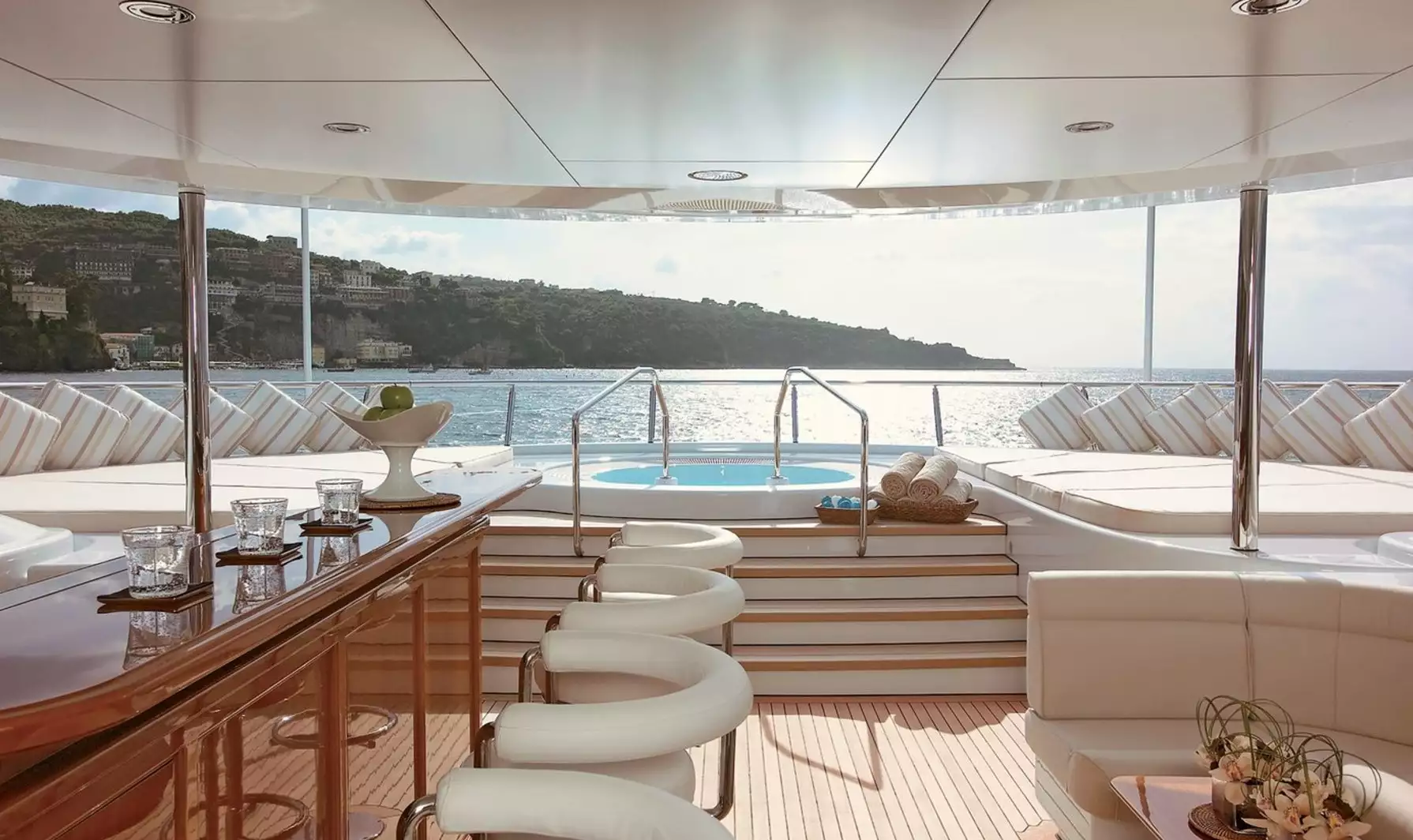 yacht intérieur majestueux 
