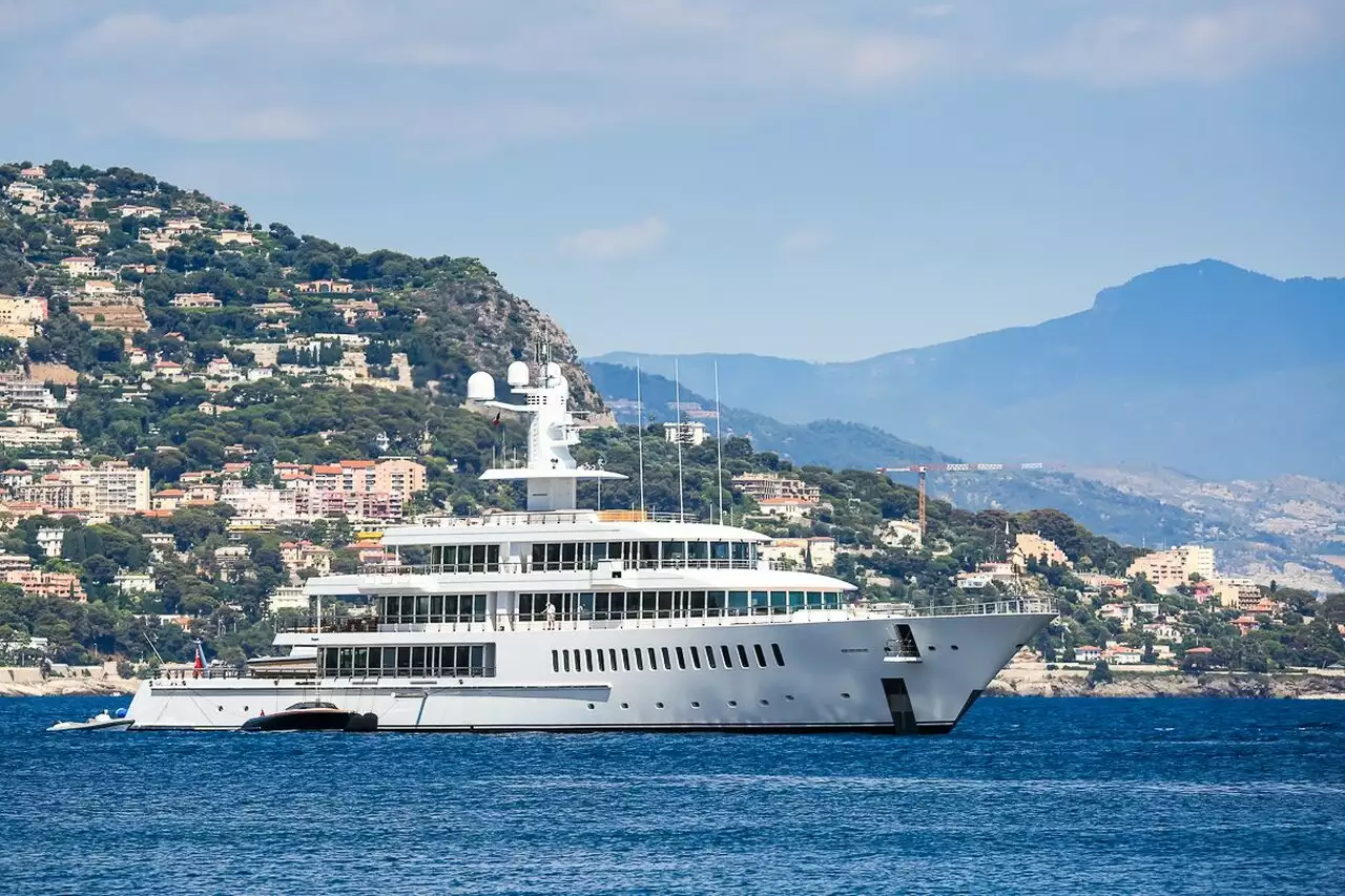 Yate MUSASHI • Feadship • 2011 • propietario Larry Ellison