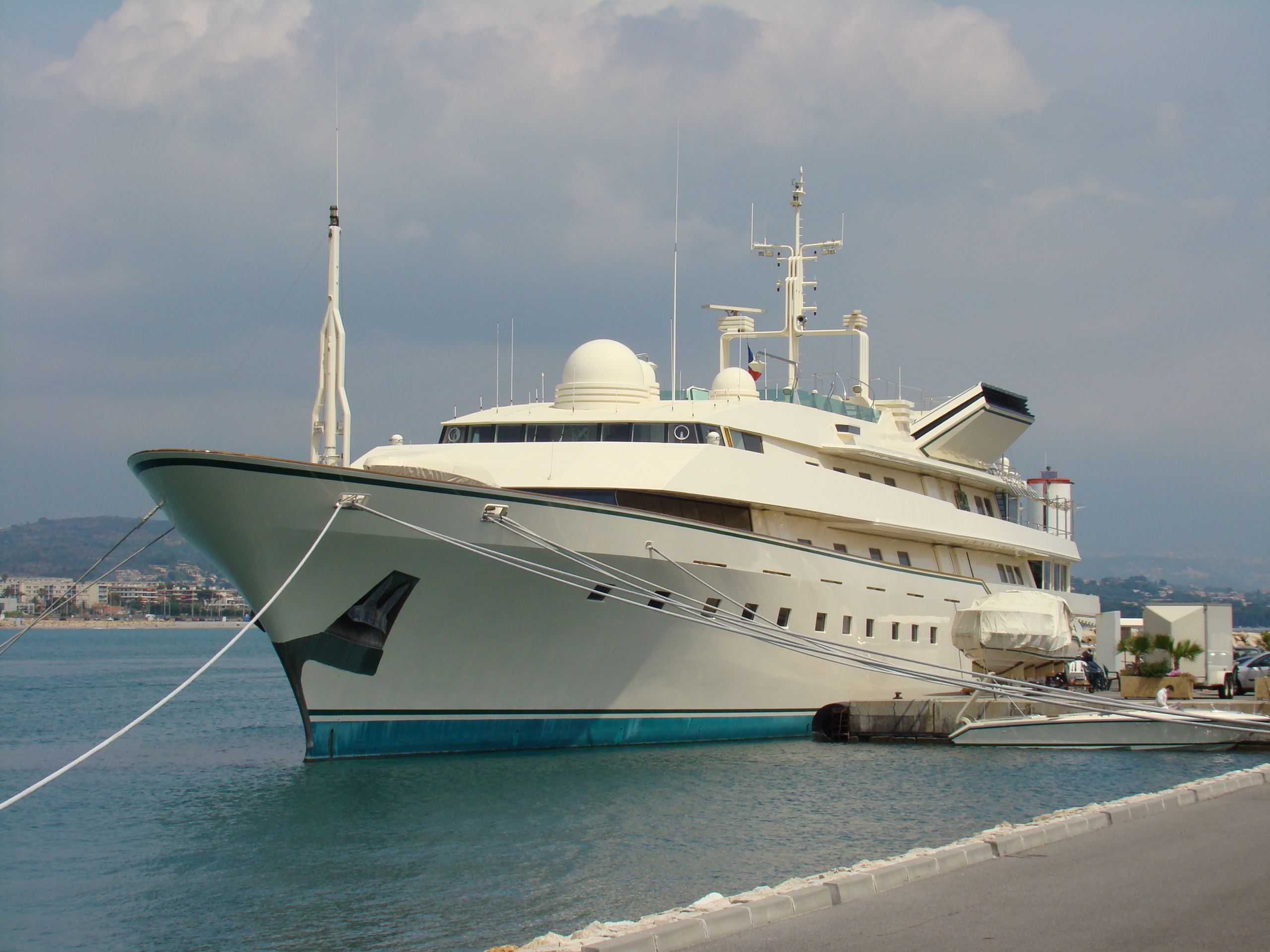 jacht Kingdom 5KR - Benetti - 1980 - Prins Alwaleed bin Talal