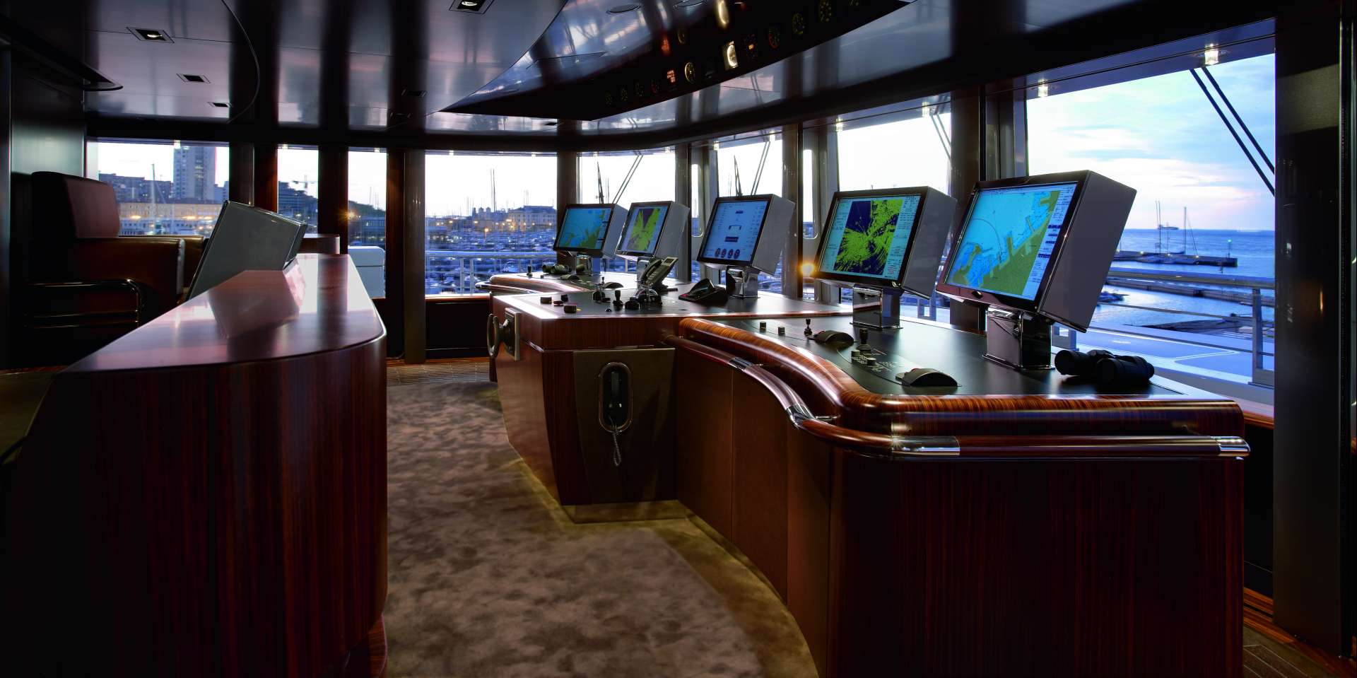 Interior del yate Feadship Musashi