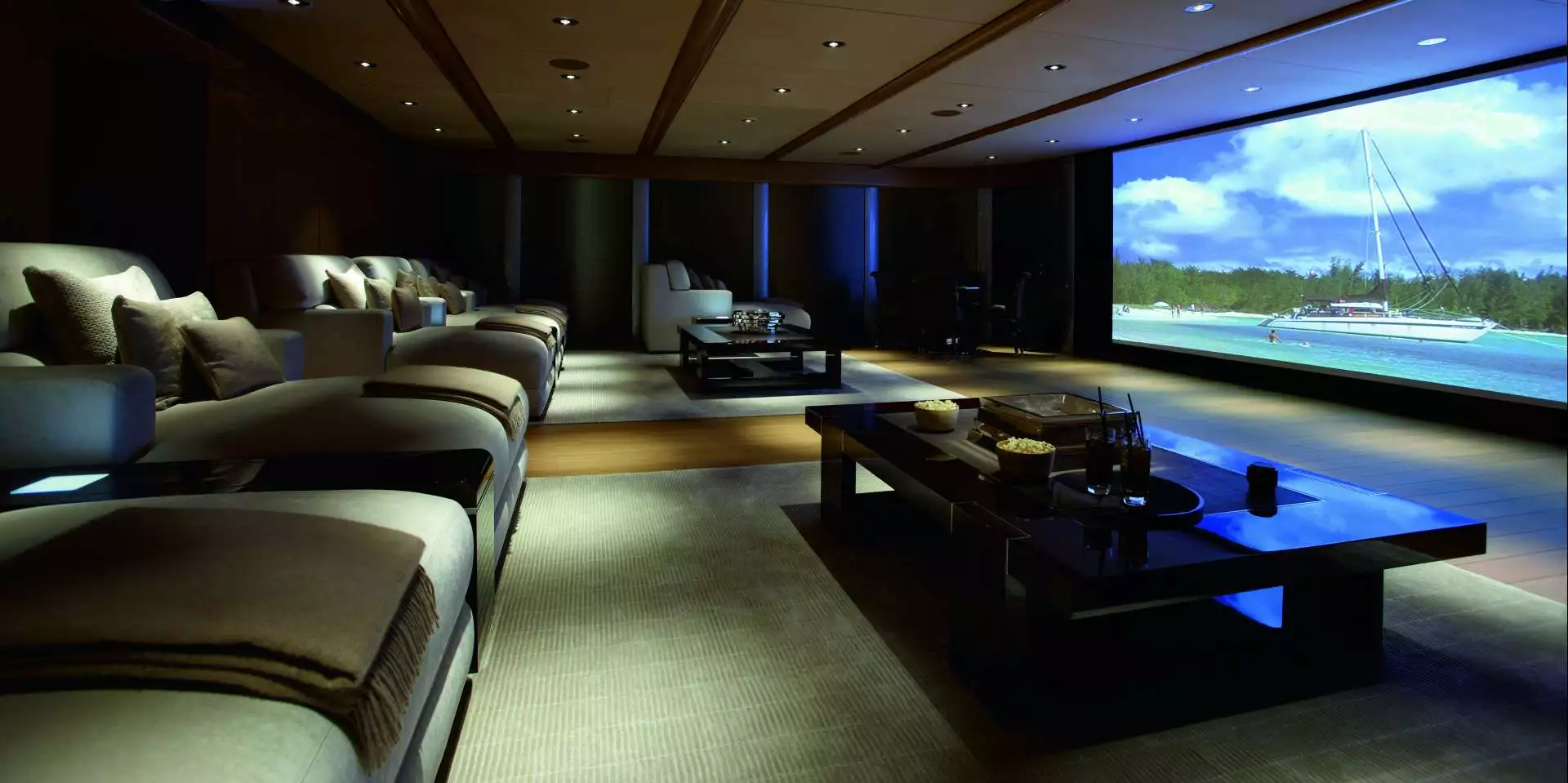 Interior del yate Feadship Musashi