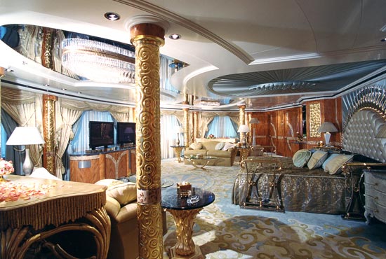 Interno dello yacht del principe Abdulaziz