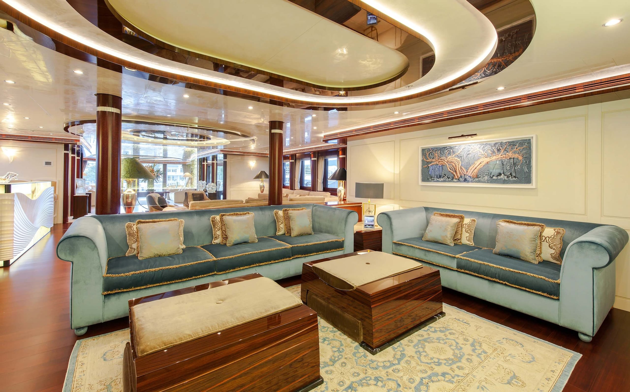 yacht Quattroelle interior