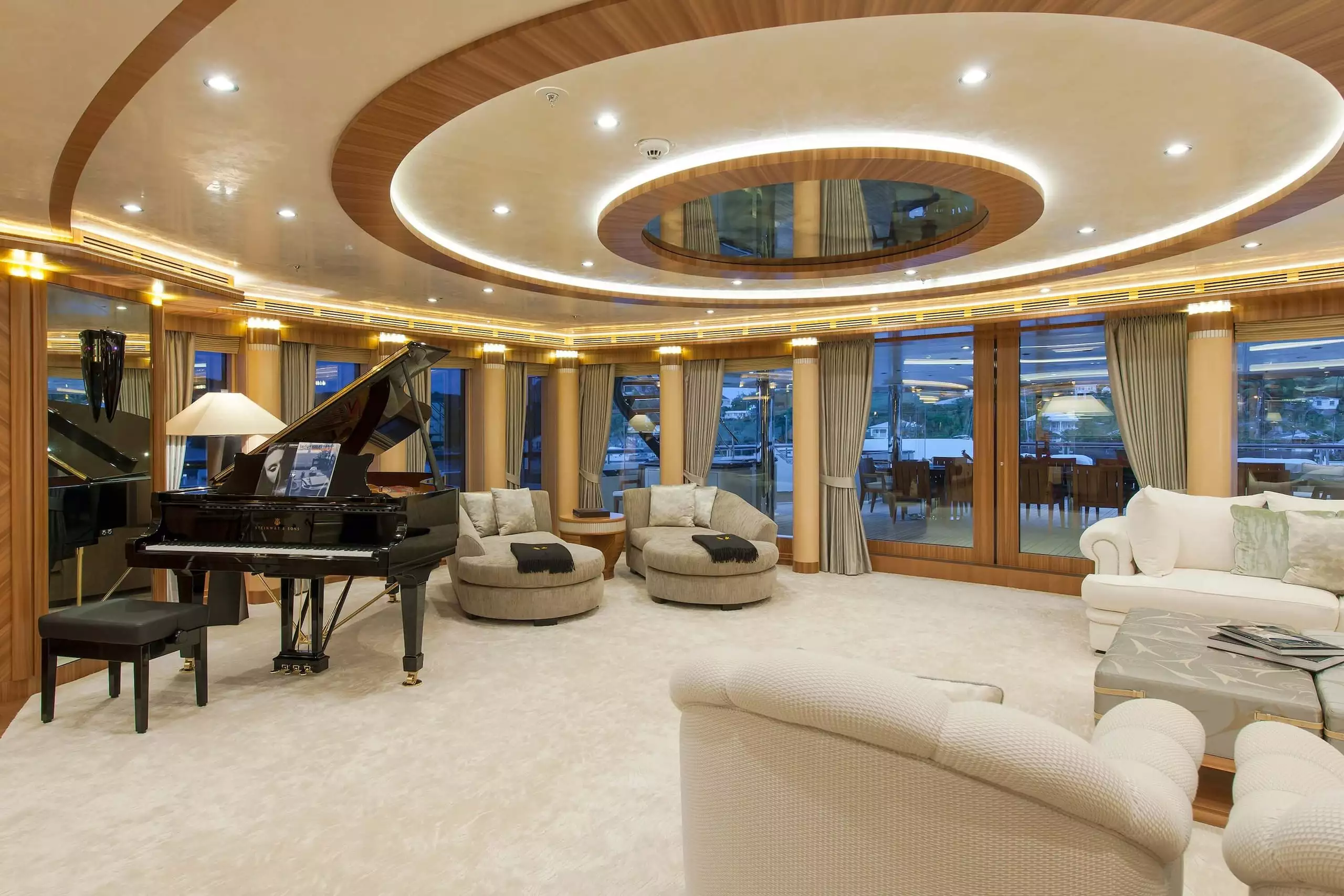 yacht Quattroelle interior