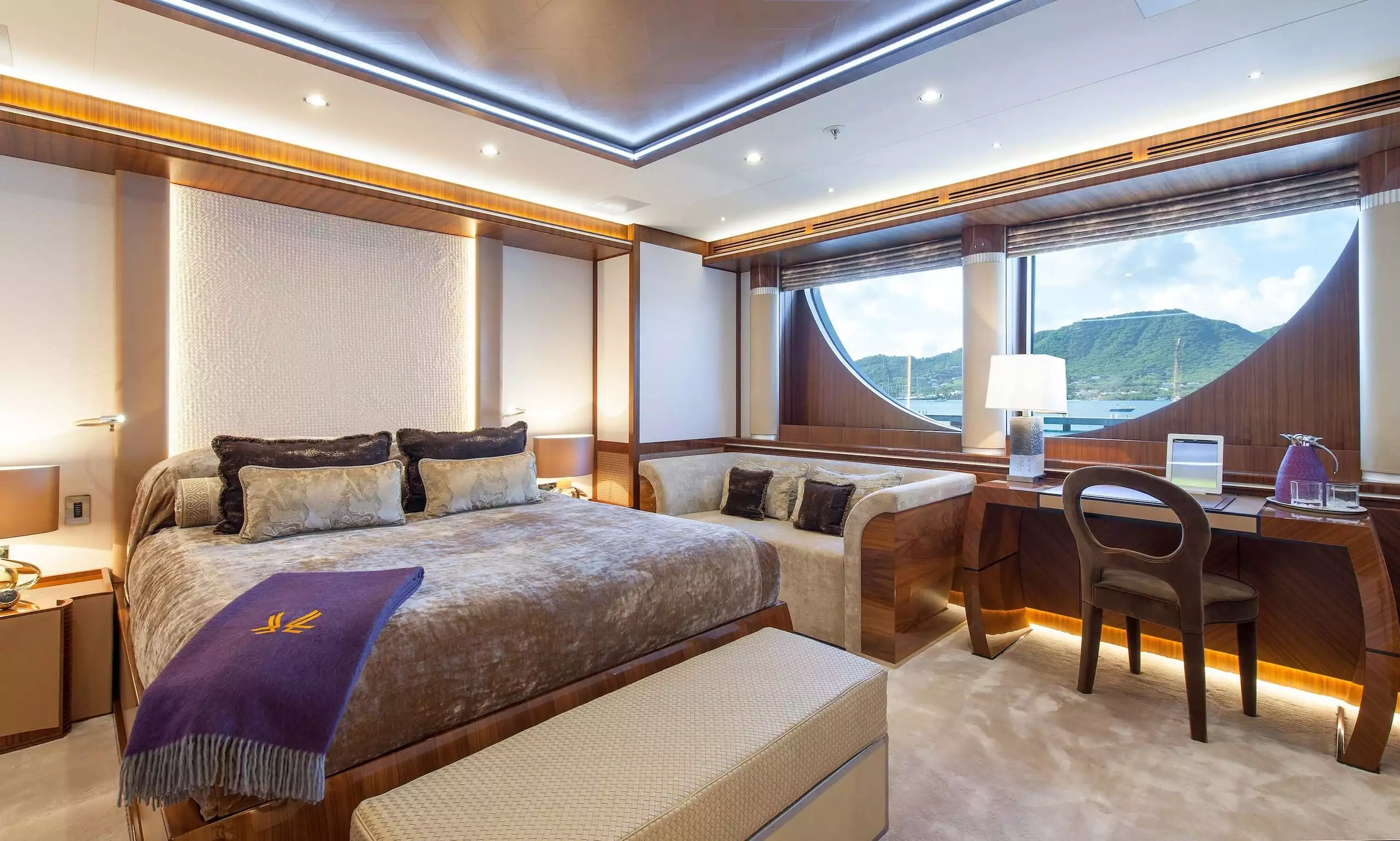 yacht Quattroelle intérieur