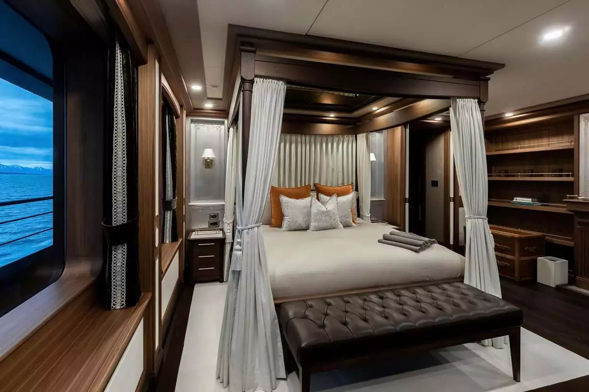 interno dell'yacht Ragnar