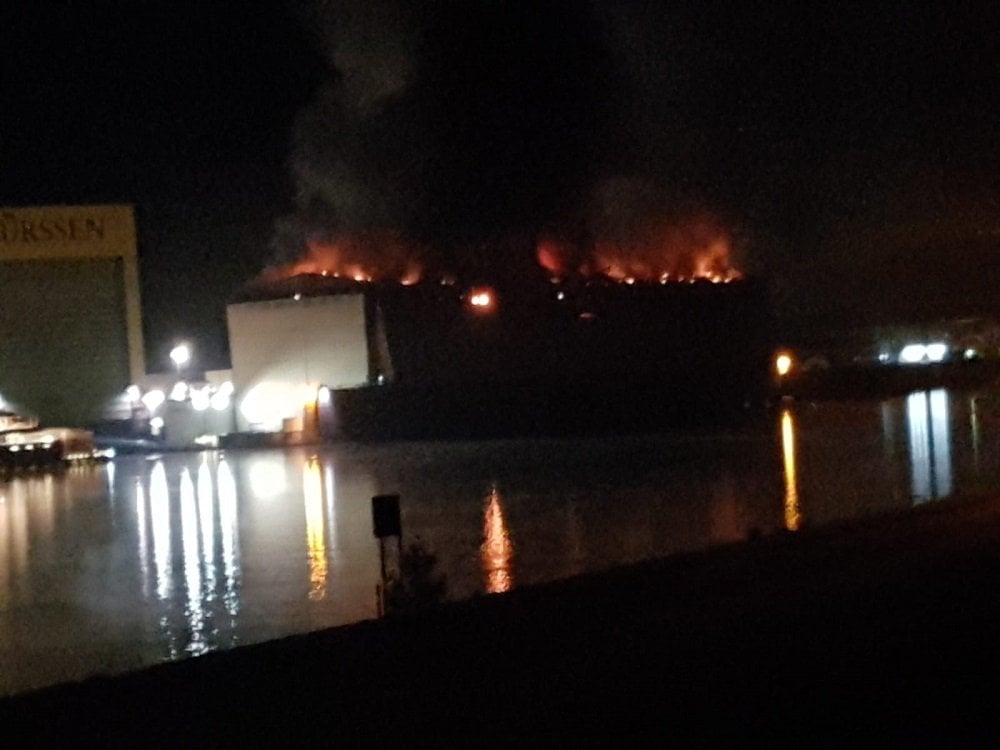 Yacht Sassi project fire