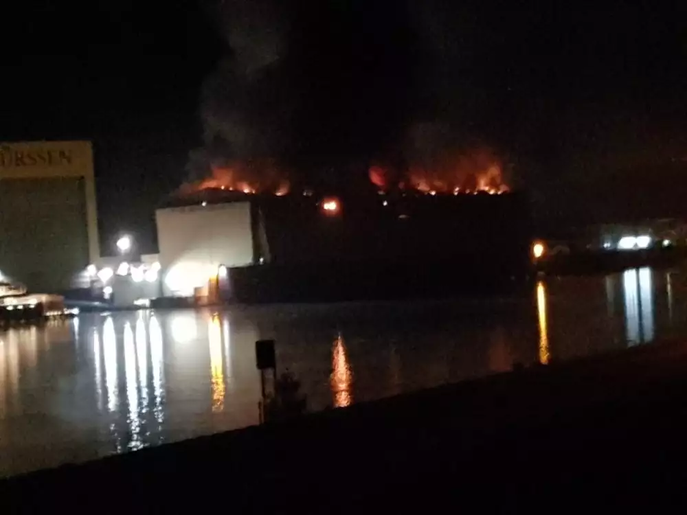 Brand des Projekts Yacht Sassi