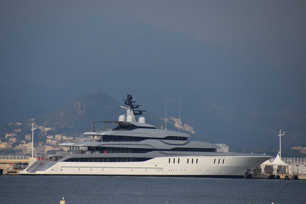 TANGO yacht • Feadship • 2011 • proprietario Viktor Vekselberg