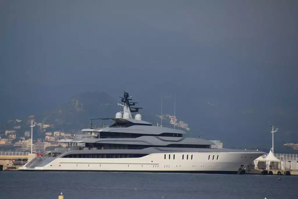 Яхта ТАНГО • Feadship • 2011 • владелец Виктор Вексельберг