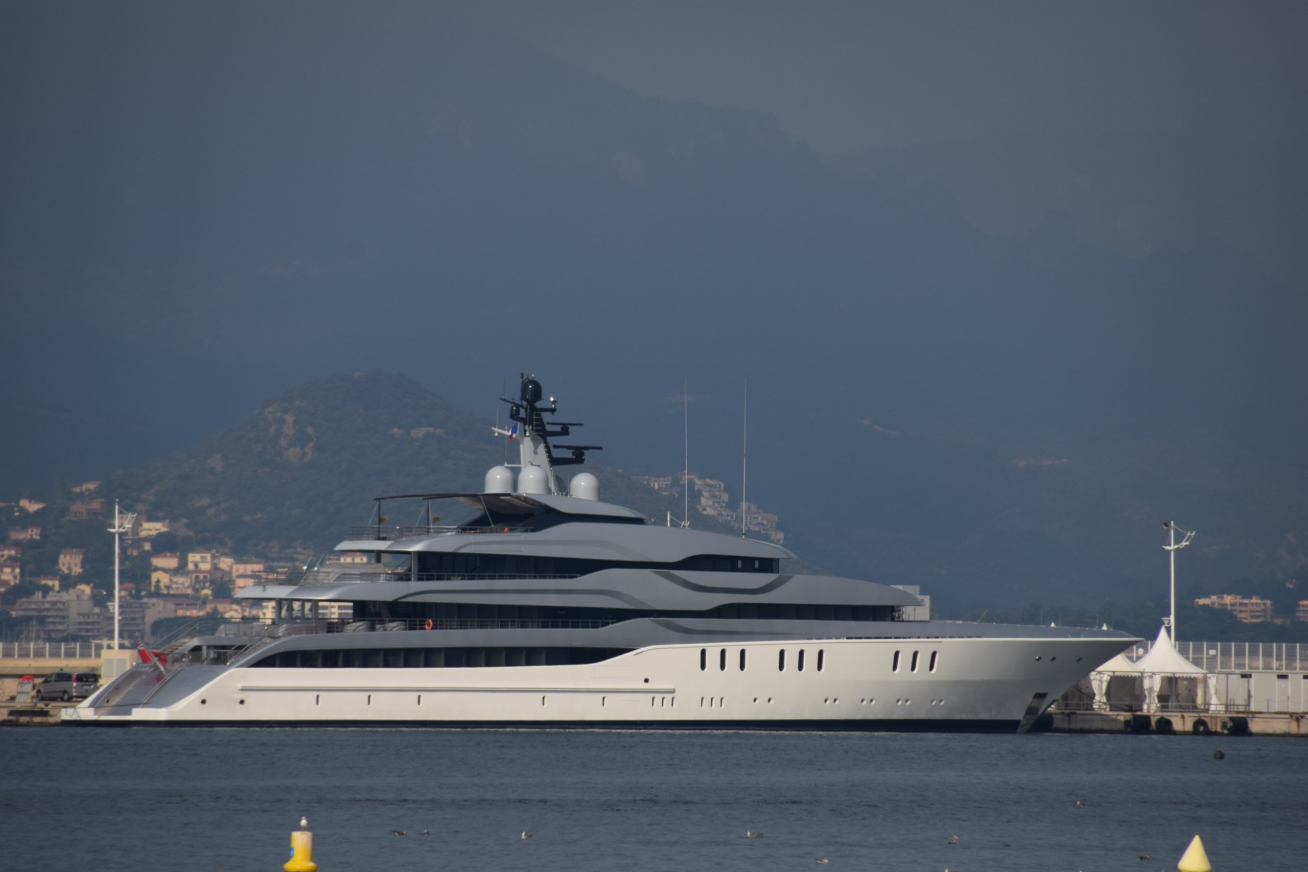 Яхта ТАНГО • Feadship • 2011 • владелец Виктор Вексельберг