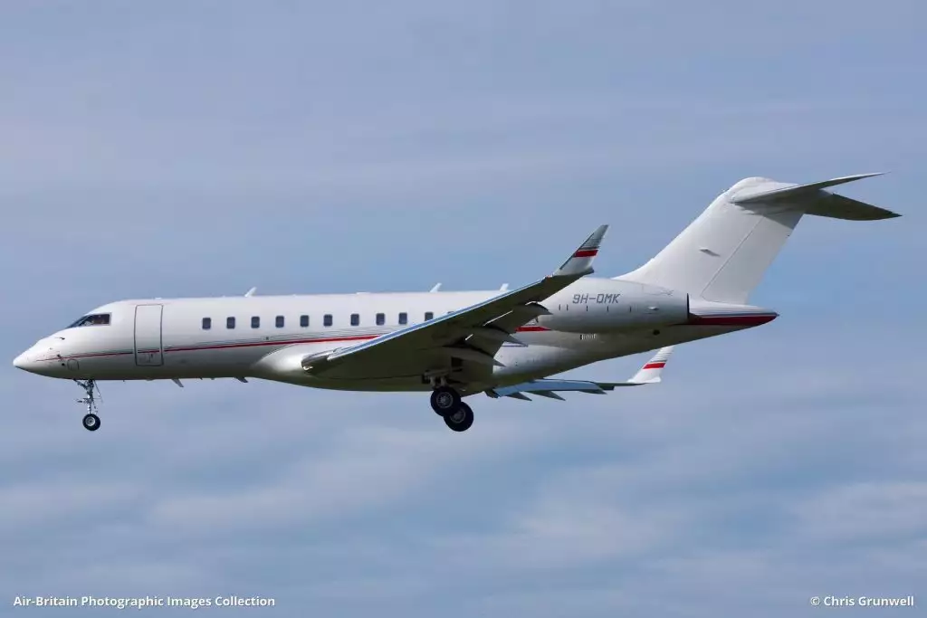 Bombardier Global 5000 9H-OMK 