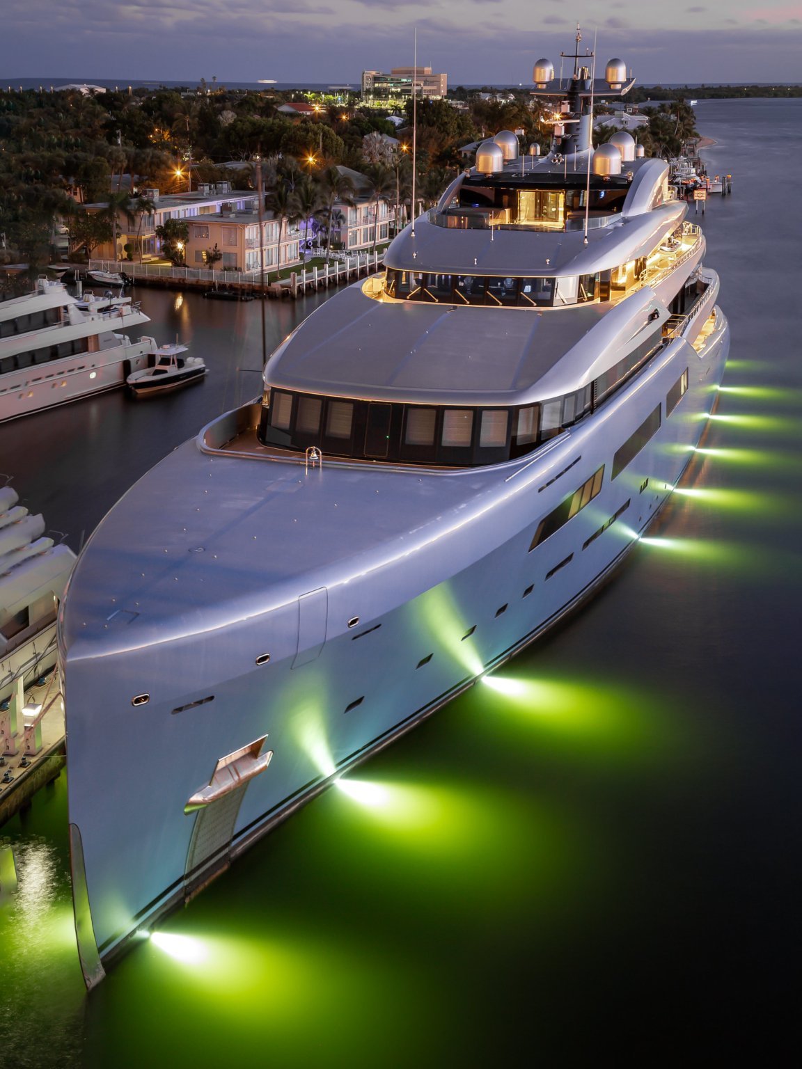 joe lewis yacht in london