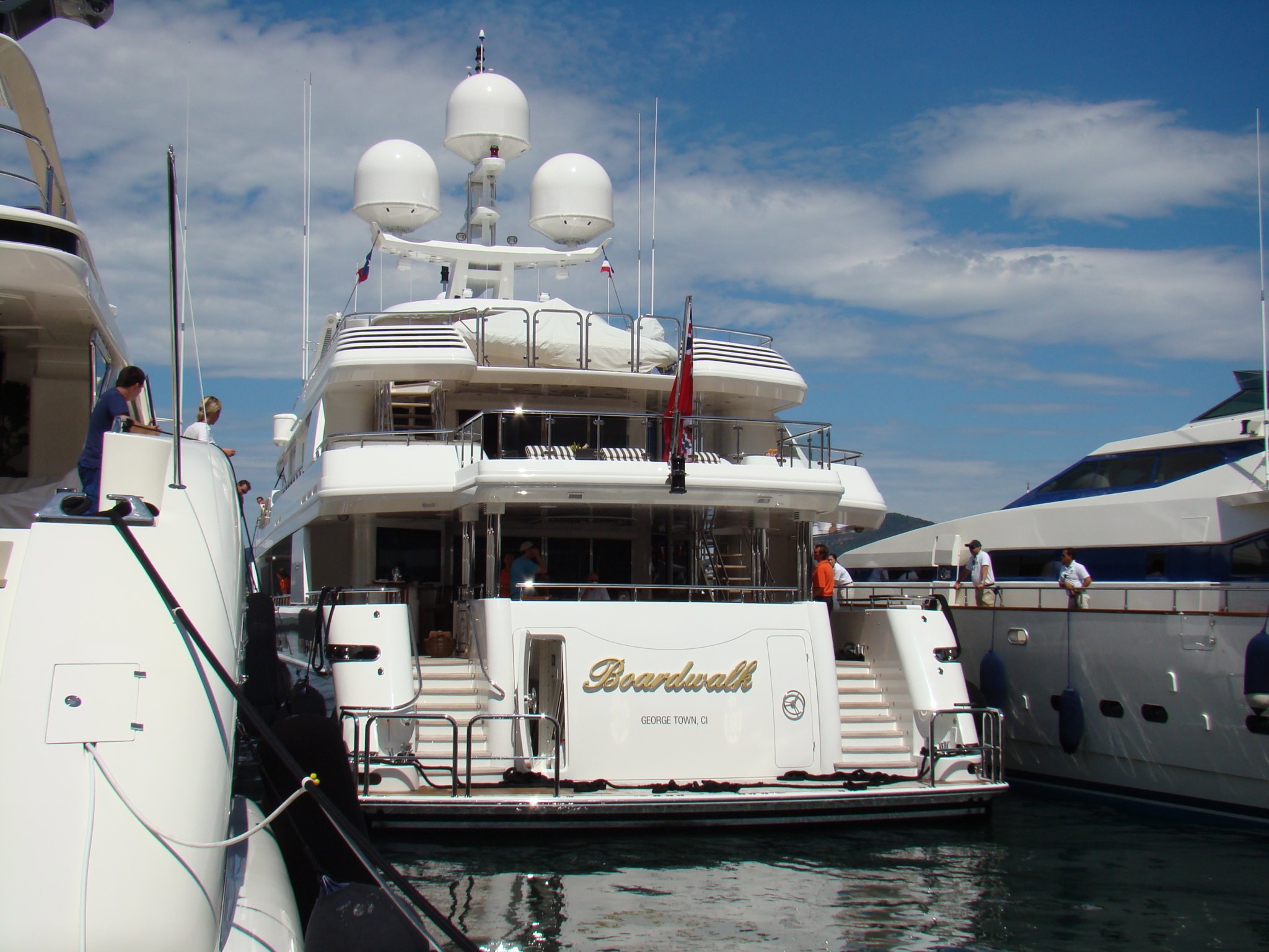 Inside BOARDWALK Yacht • Westport • 2010 • Value 27M • Owner Tilman