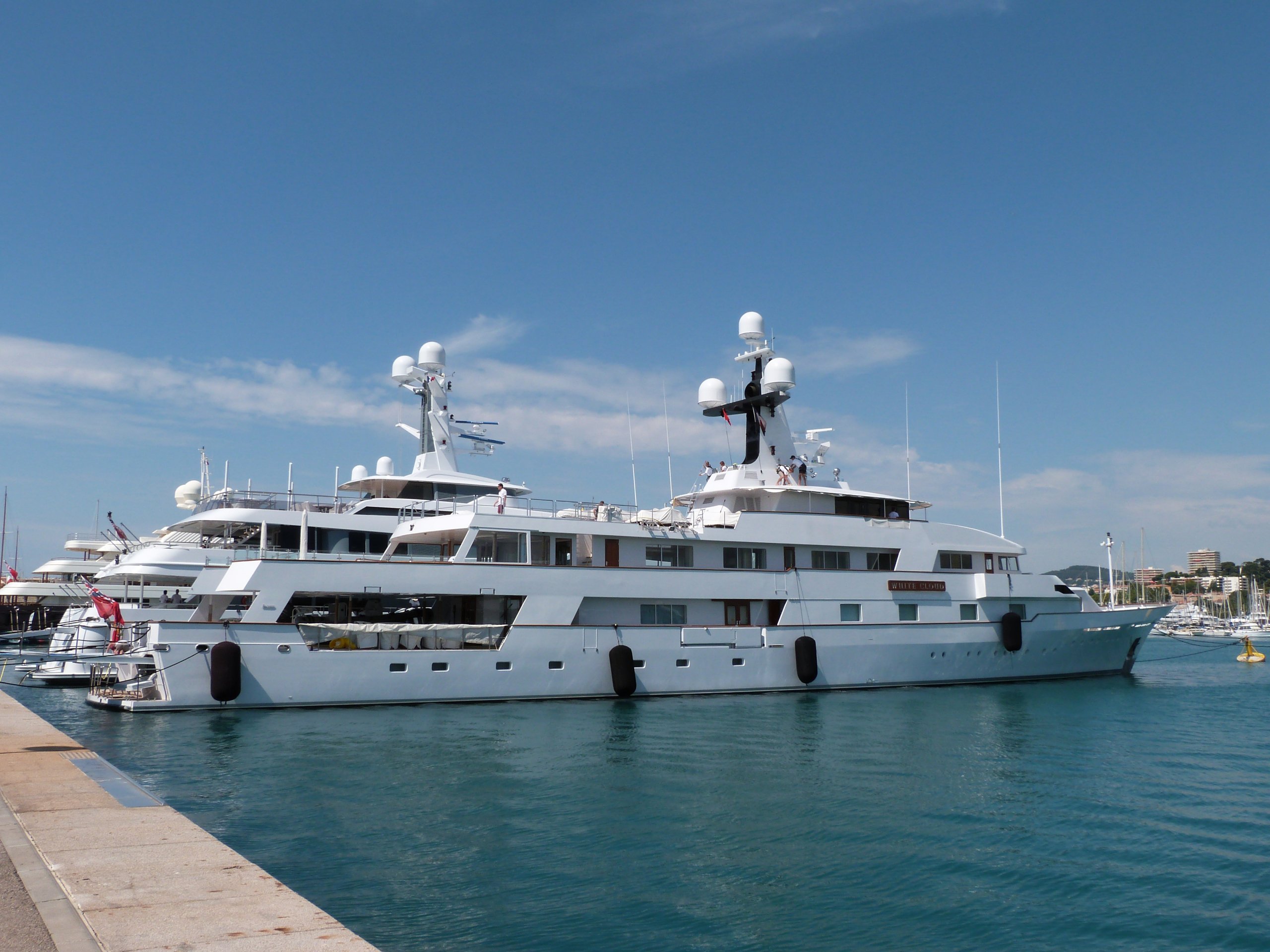 FALCON LAIR Jacht • Feadship • 1983 • Eigenaar Michael Rogerson