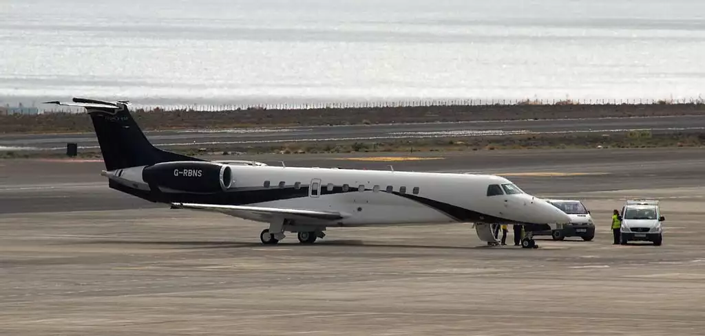 طائرة G-RBNS Reuben Brothers Embraer 