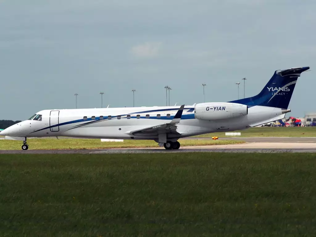 Jet privato G-YIAN Embraer John Christodoulou 