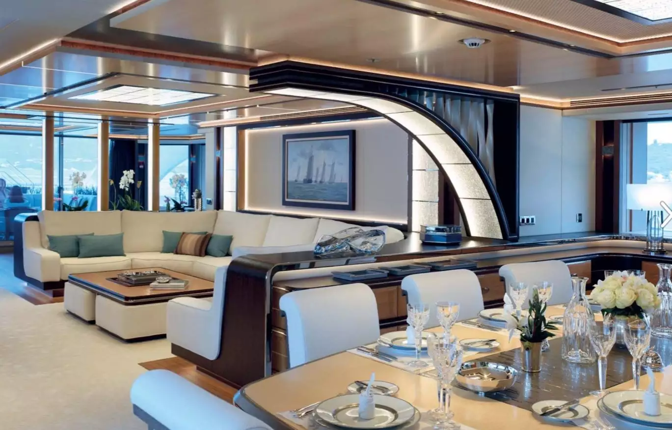 interni dello yacht Galactica Super Nova