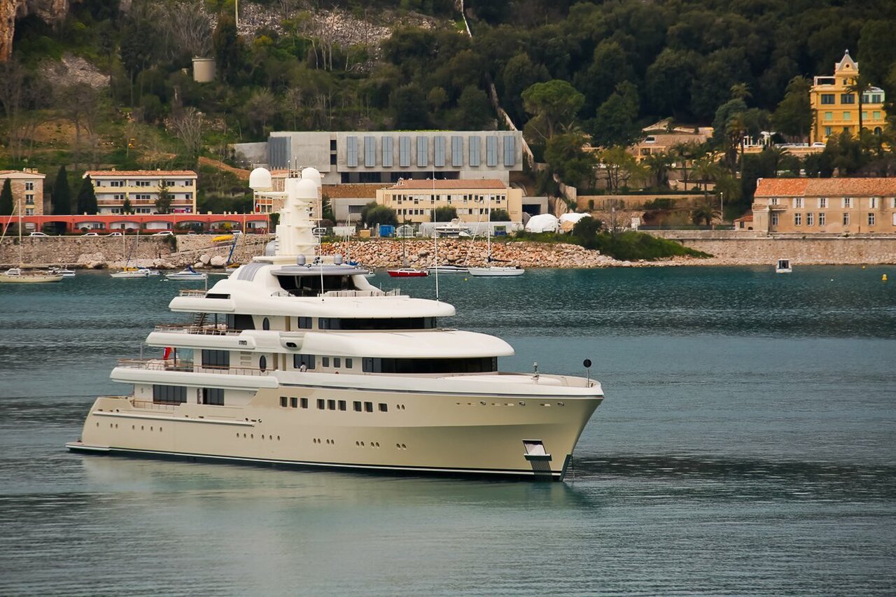 mega yacht grace owner