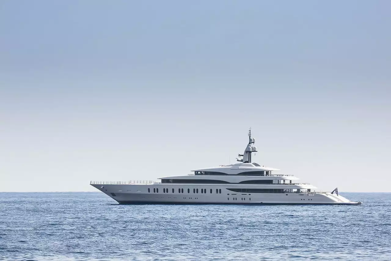 yat IJE – 108m – Benetti - James Packer