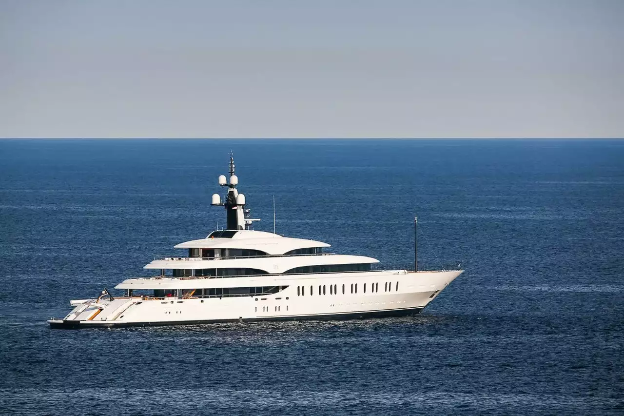 yat IJE – 108m – Benetti - James Packer