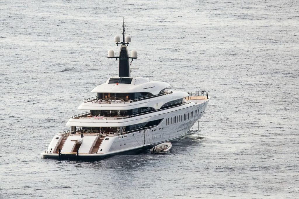 packer superyacht