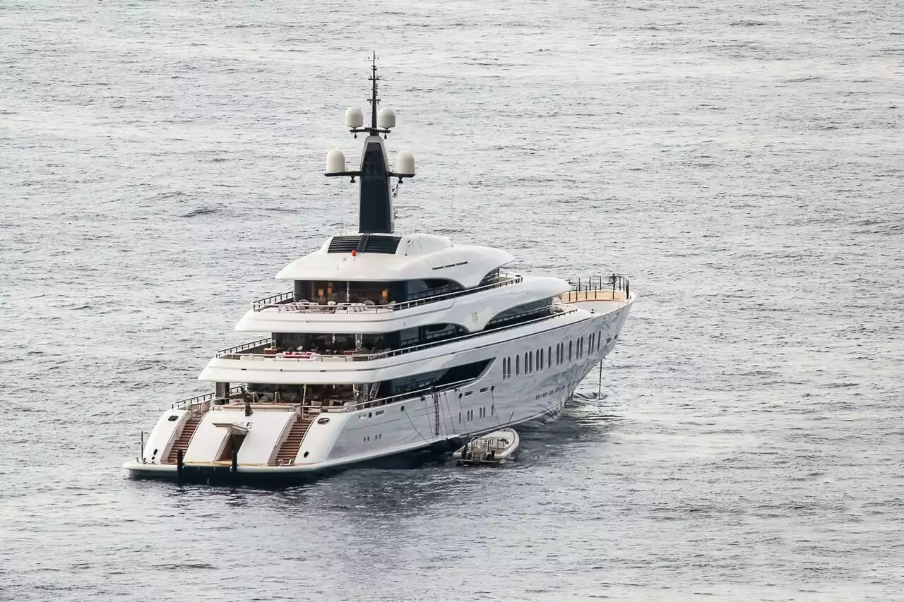 yat IJE – 108m – Benetti - James Packer