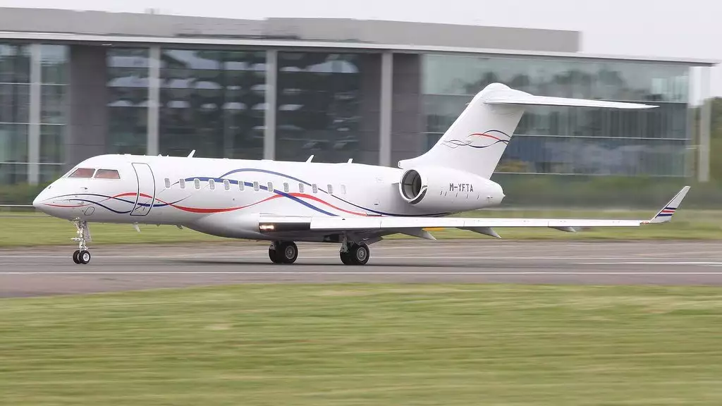 M-YFTA Global 6000 Akhmedov jet