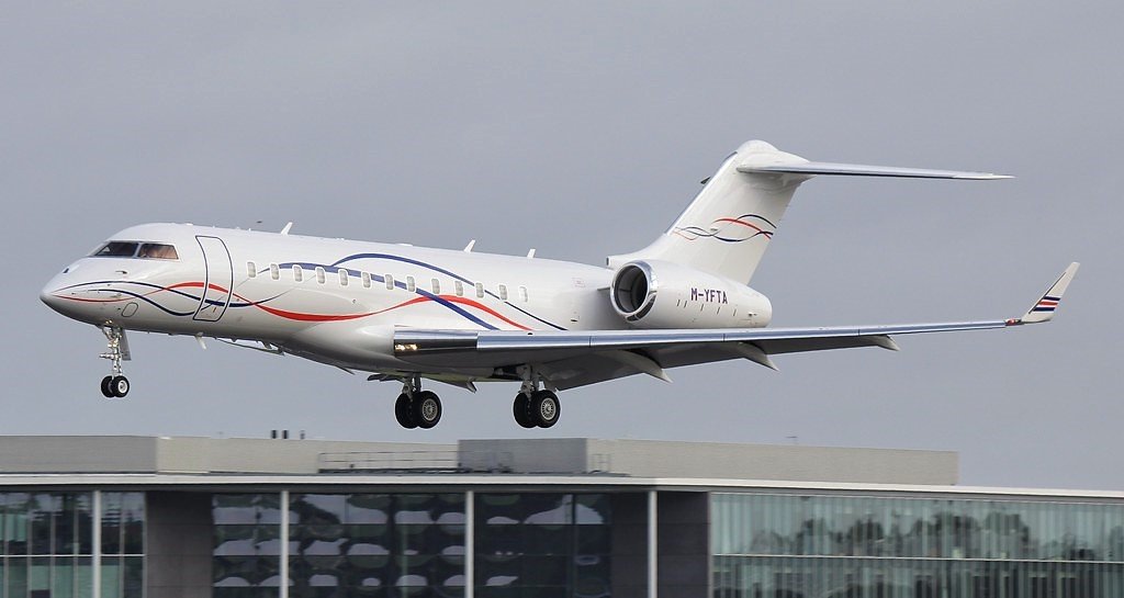 M-YFTA Global 6000 Akhmedov Jet