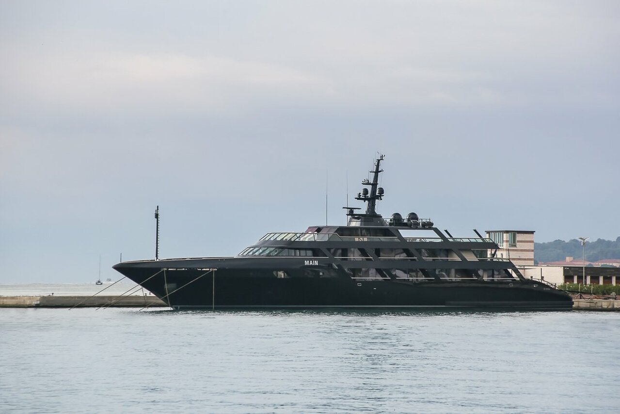 Yacht principal – 65m – Codecasa - Giorgio Armani