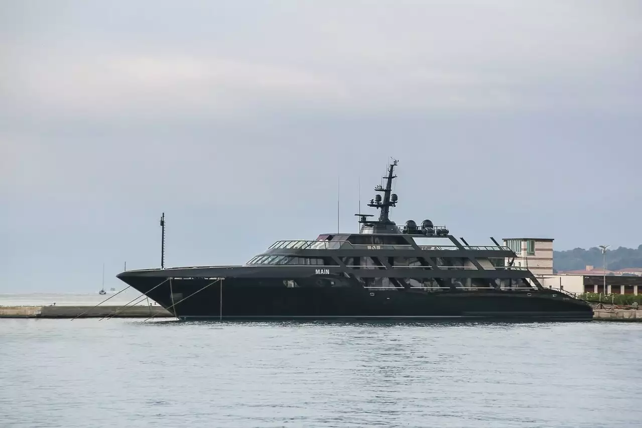 Yacht Main – 65m – Codecasa - Giorgio Armani