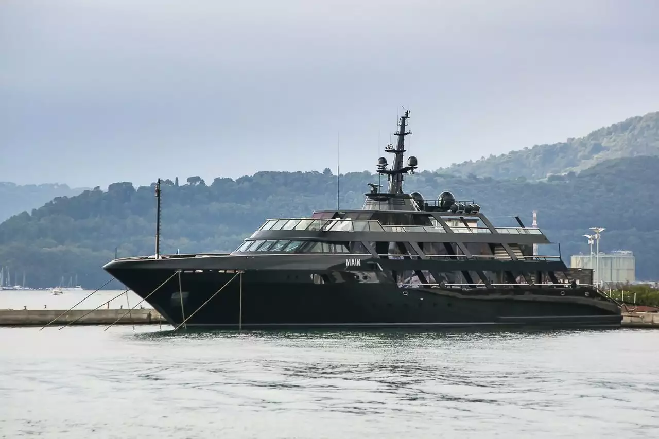 Yacht Main – 65m – Codecasa - Giorgio Armani