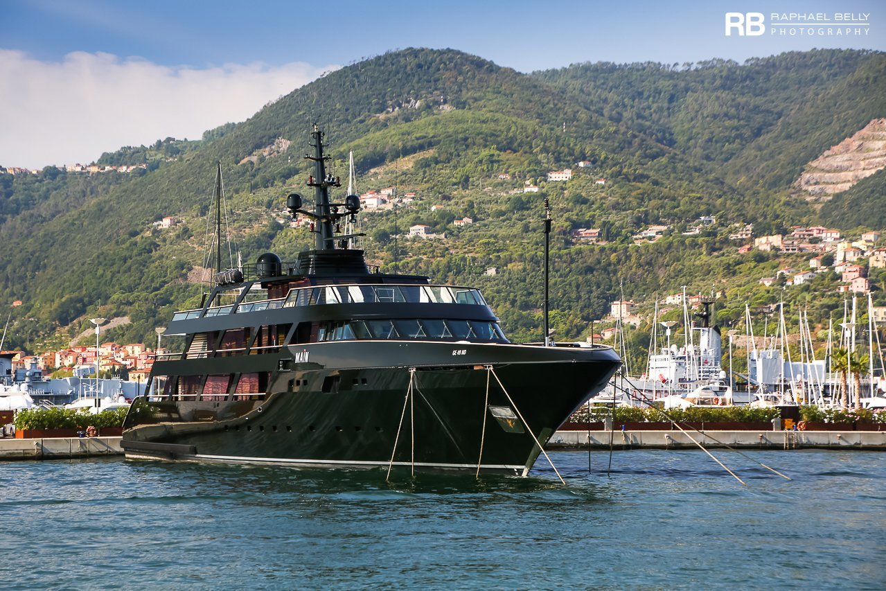 Yate Principal – 65m – Codecasa - Giorgio Armani