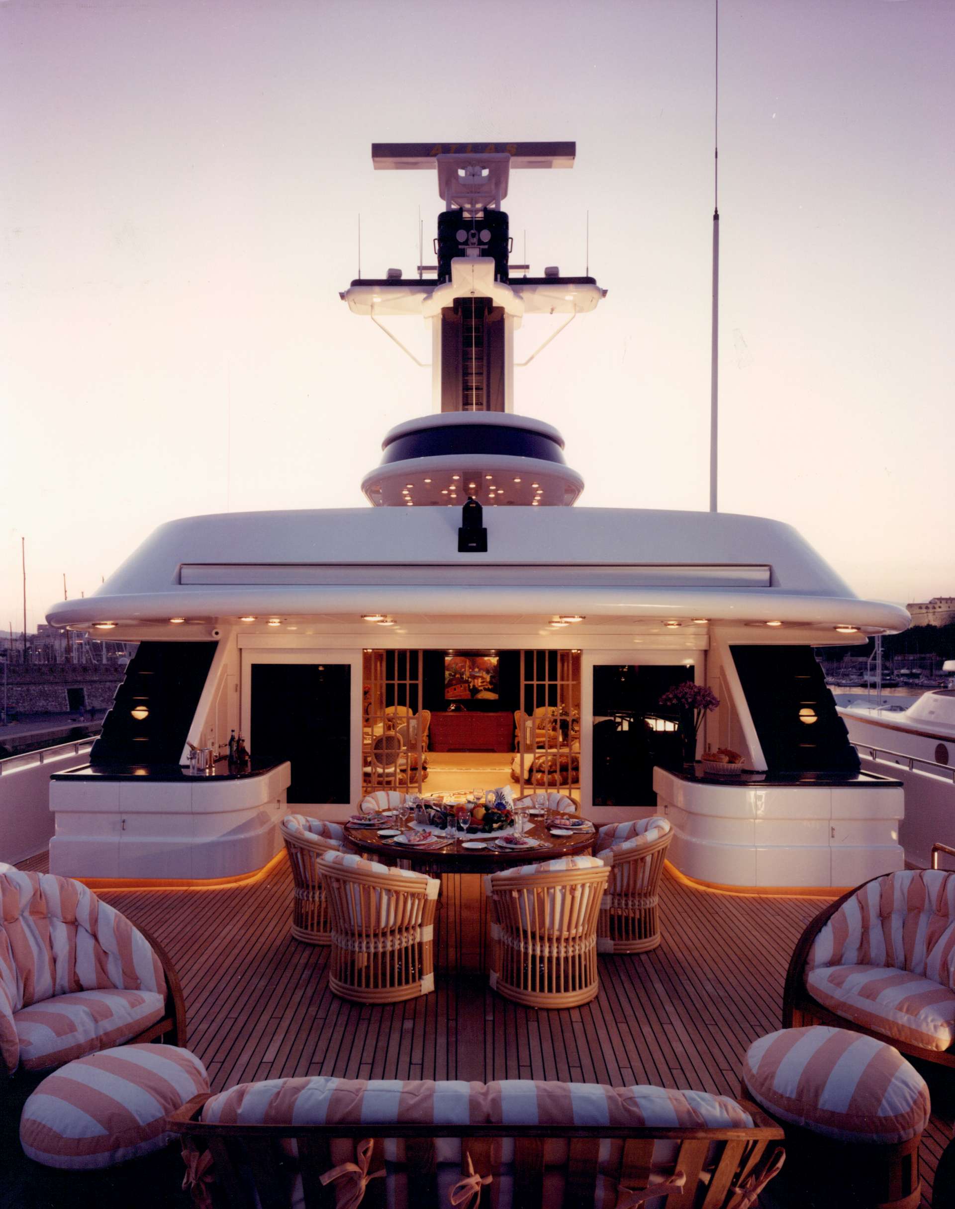 Intérieur du yacht Mylin IV