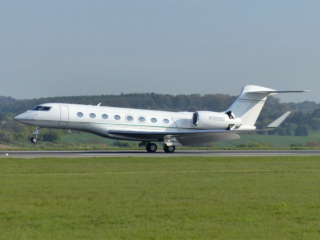 طائرة جيمس بيرويند N102BG G650