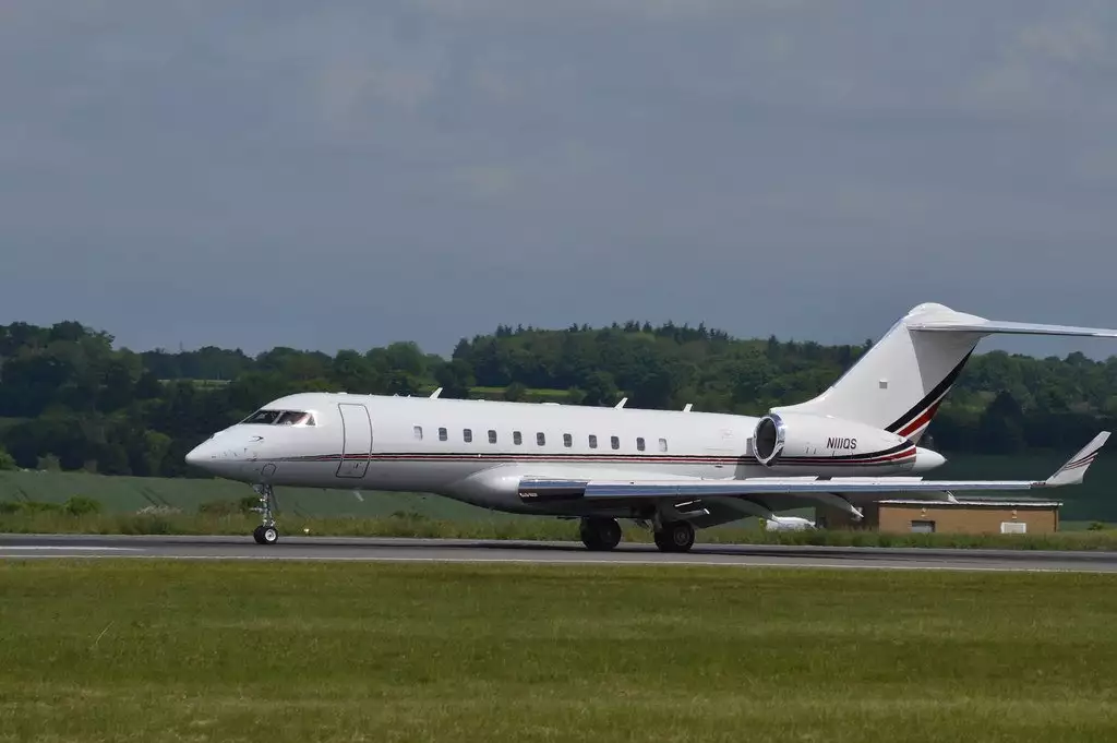 N116QS Bombardier G5000 Эдди Ламперт