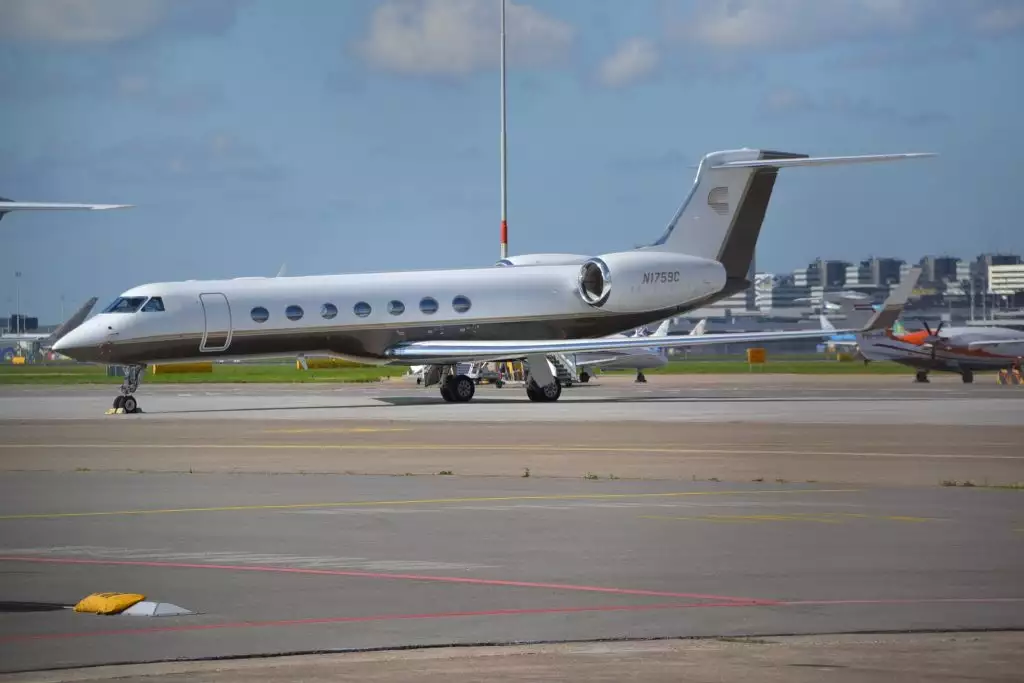 N1759C G550 Rick Caruso